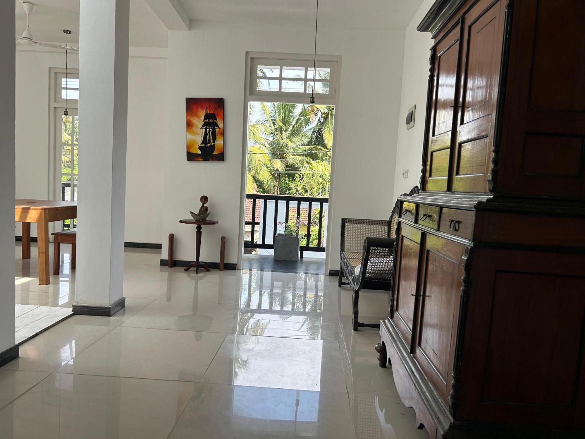White House & Sea Food Restaurant Hostel Hikkaduwa Exterior photo